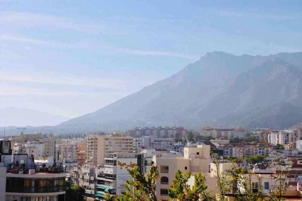 Large Modern Beach Front Apartment, Rooftop Pool!! Marbella Exteriér fotografie