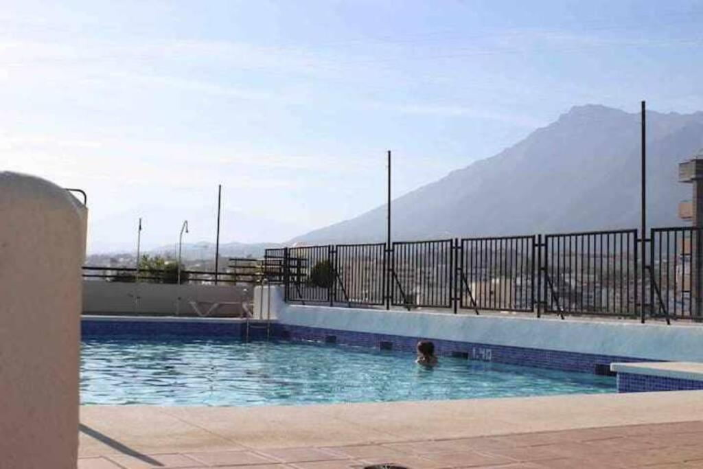 Large Modern Beach Front Apartment, Rooftop Pool!! Marbella Exteriér fotografie