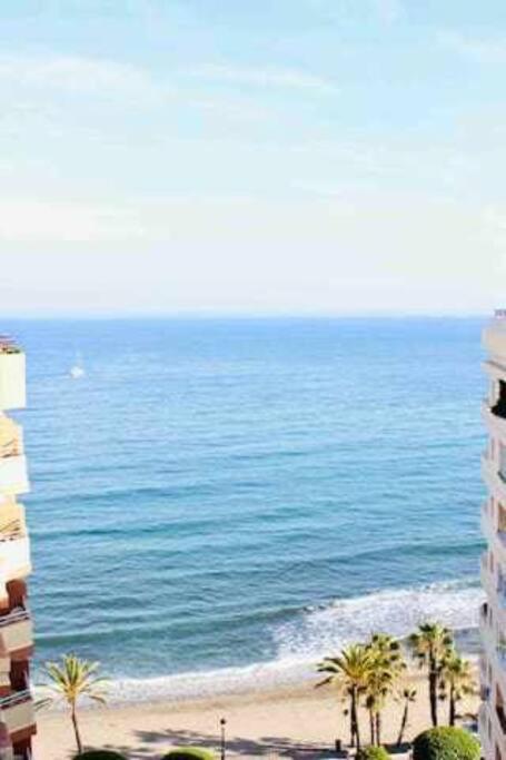 Large Modern Beach Front Apartment, Rooftop Pool!! Marbella Exteriér fotografie